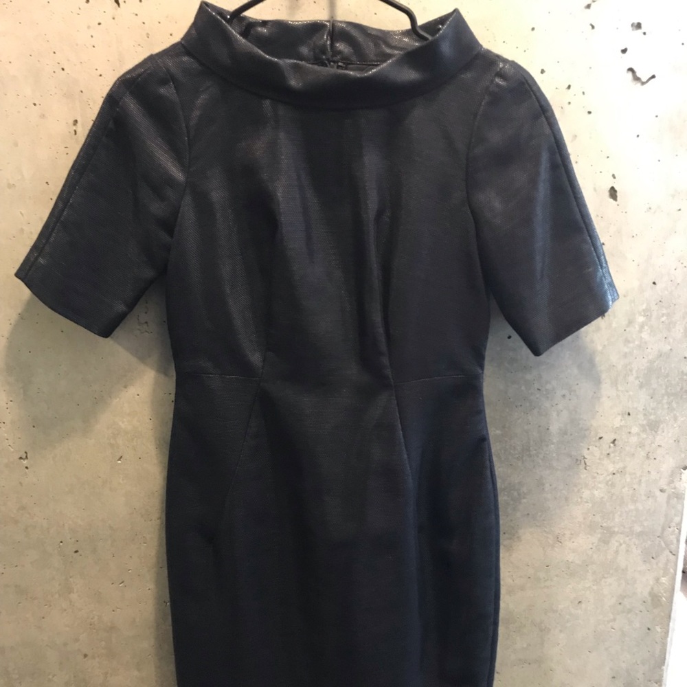 Jackie O inspired jacquard knee-length dress.